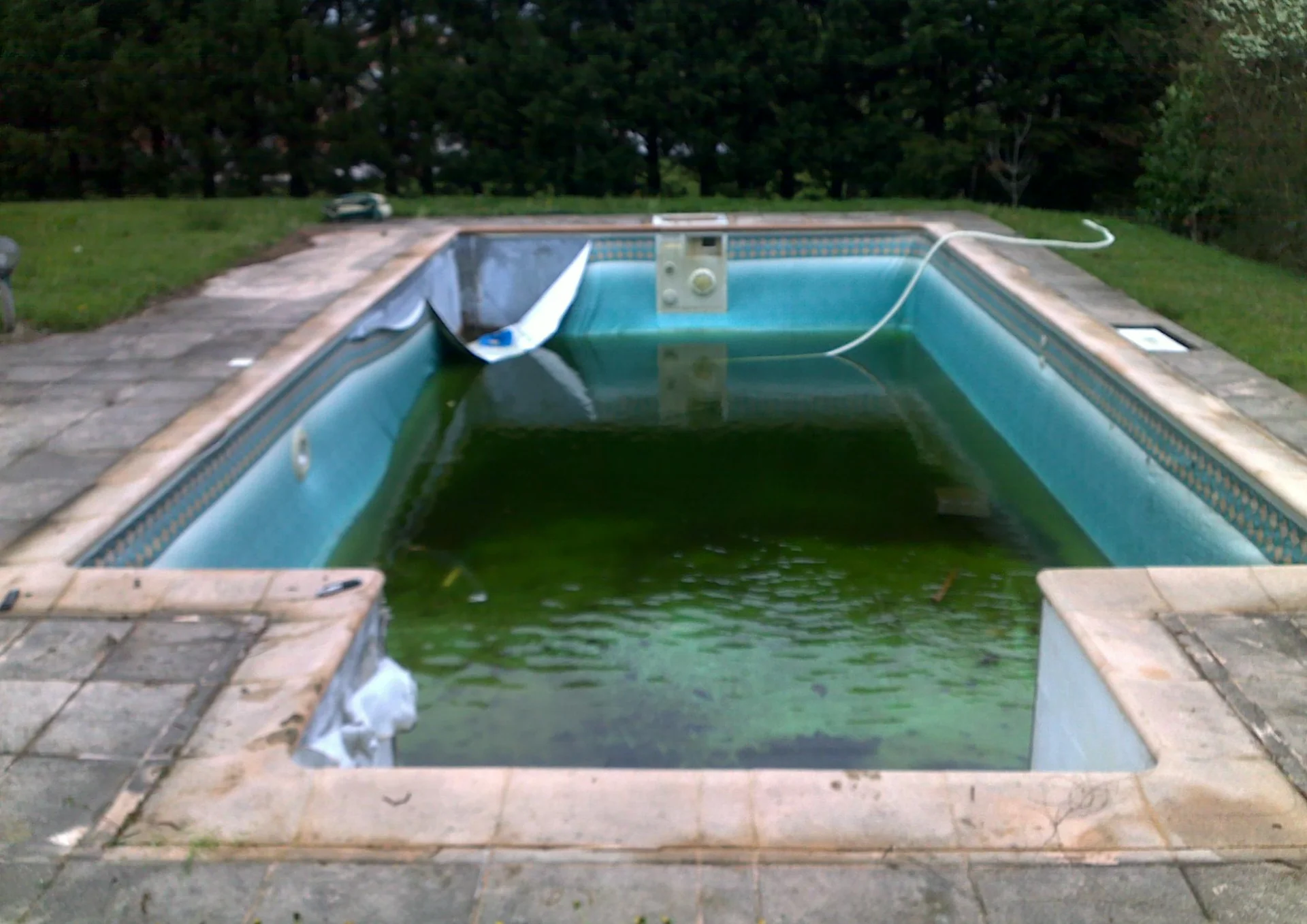 Piscine avant rénovation